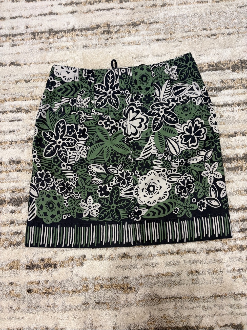 ann taylor LOFT | Green, Navy & White Floral Mini Skirt size 6 - Picture 7 of 7